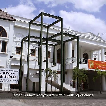 Hotel Zen Premium Tegal Panggung Danurejan Yogyakarta Exterior foto